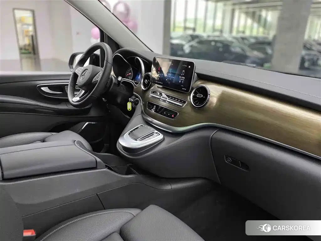 Mercedes-Benz V-Class 2024 Черный из Китая, фото 6