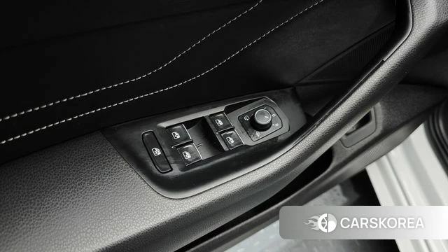 Volkswagen Arteon 2023 Белый из Кореи, фото 6