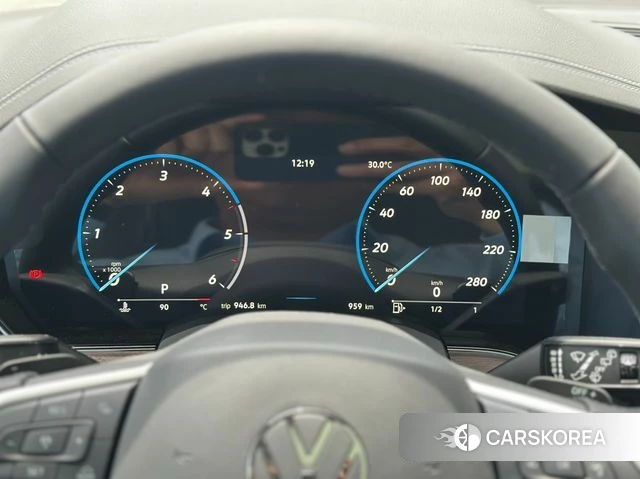 Volkswagen Touareg 3rd generation 2026 Белый из Кореи, фото 6