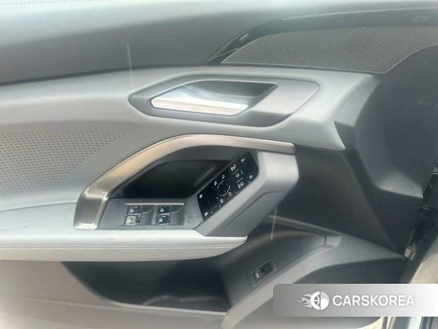 Audi Q5L 2026 Серебристо-серый из Китая, фото 6