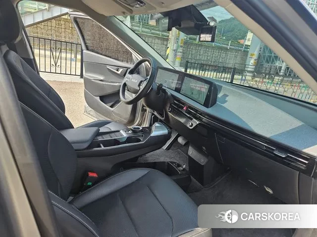 Kia EV6 2021 Серебристо-серый из Кореи, фото 6