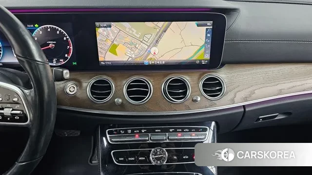 Mercedes-Benz E-Class W213 2018 Серый из Кореи, фото 6