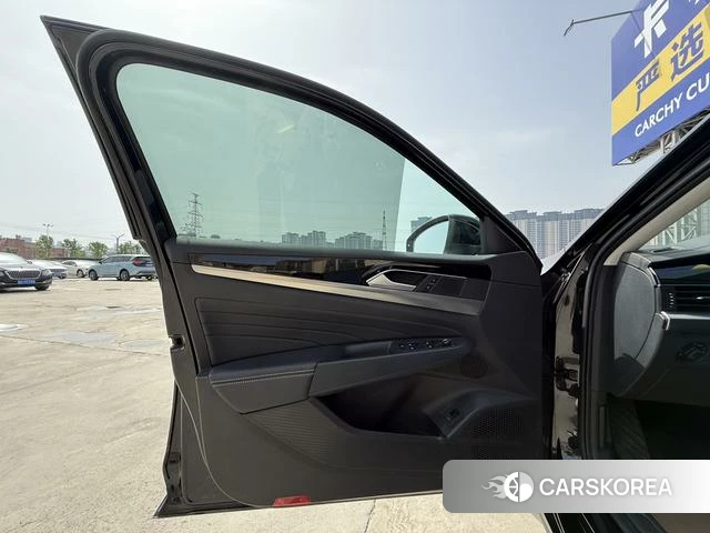 Volkswagen Passat 2025 Черный из Китая, фото 6