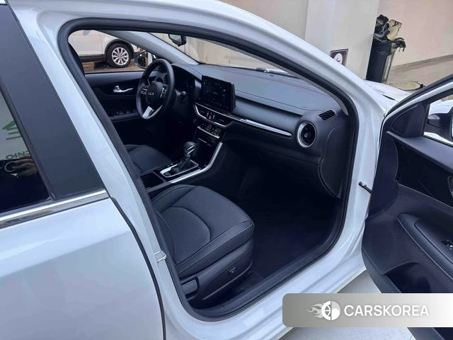 Kia K3 2022 Белый из Китая, фото 6