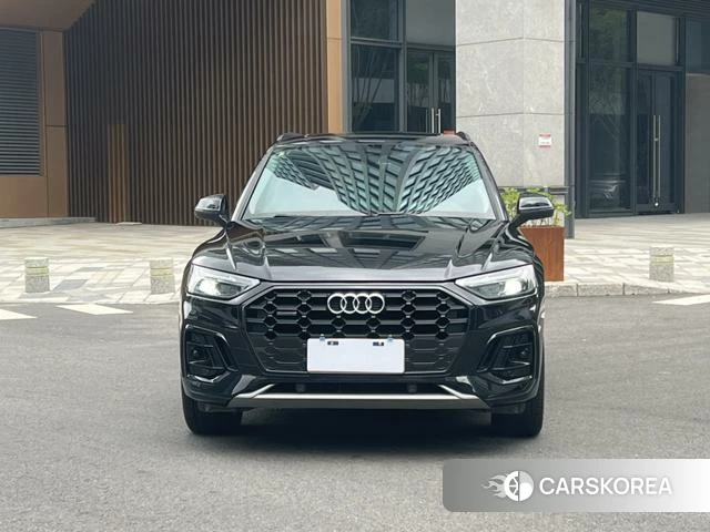Audi Q5L 2021 Черный из Китая, фото 6
