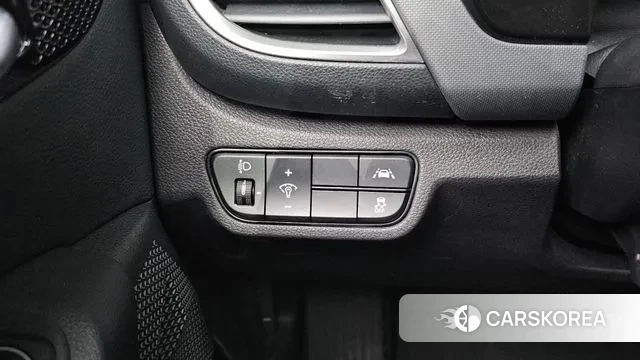 Kia Seltos 2022 Белый из Кореи, фото 6