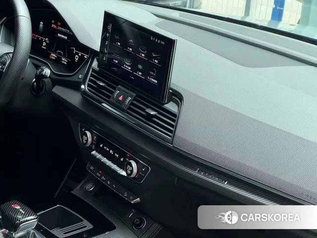 Audi Q5L Sportback 2021 Темно-серый из Китая, фото 6