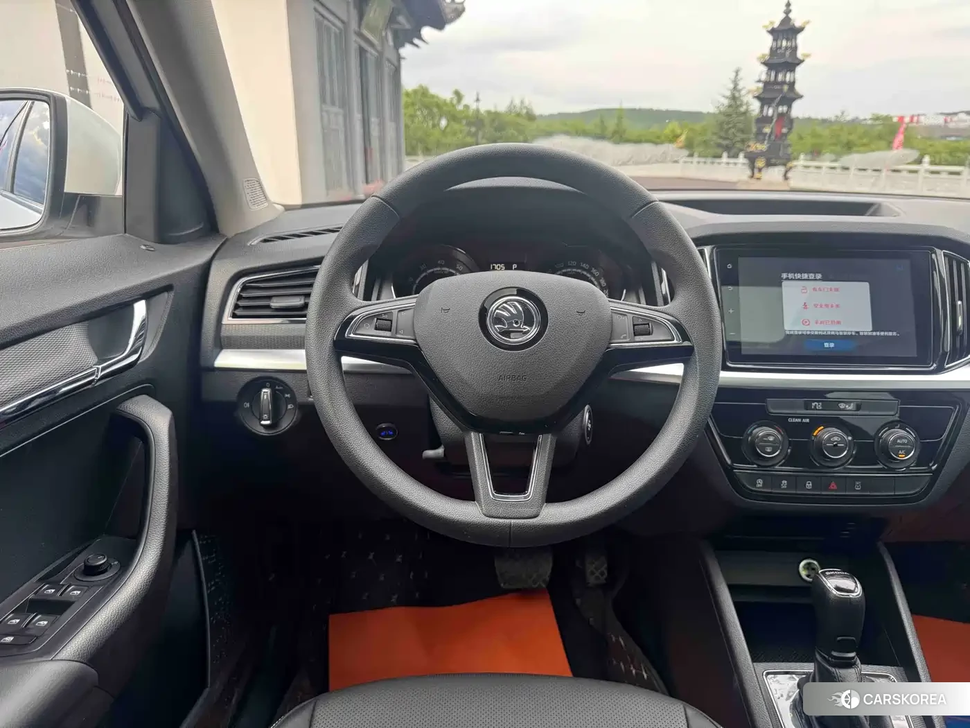 Skoda Komick 2023 Белый из Китая, фото 6