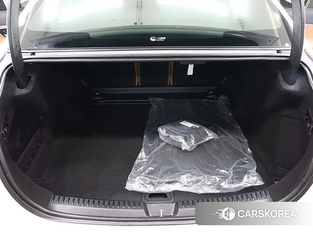 Mercedes-Benz E-Class W214 2024 Белый из Кореи, фото 6