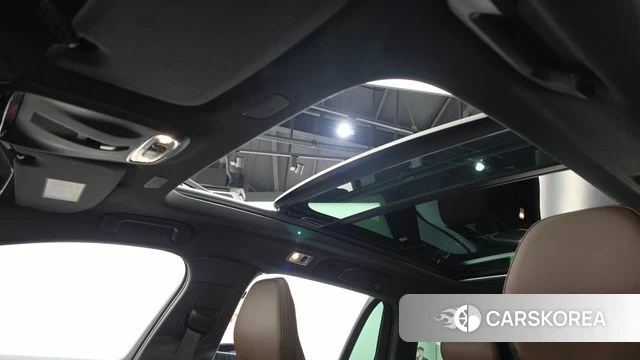 Volvo V60 Cross-Country 2nd Generation 2021 Белый из Кореи, фото 6