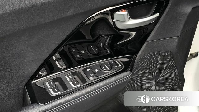 Kia Niro 2018 Белый из Кореи, фото 6