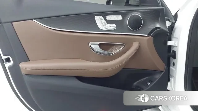 Mercedes-Benz E-Class W213 2023 Белый из Кореи, фото 6