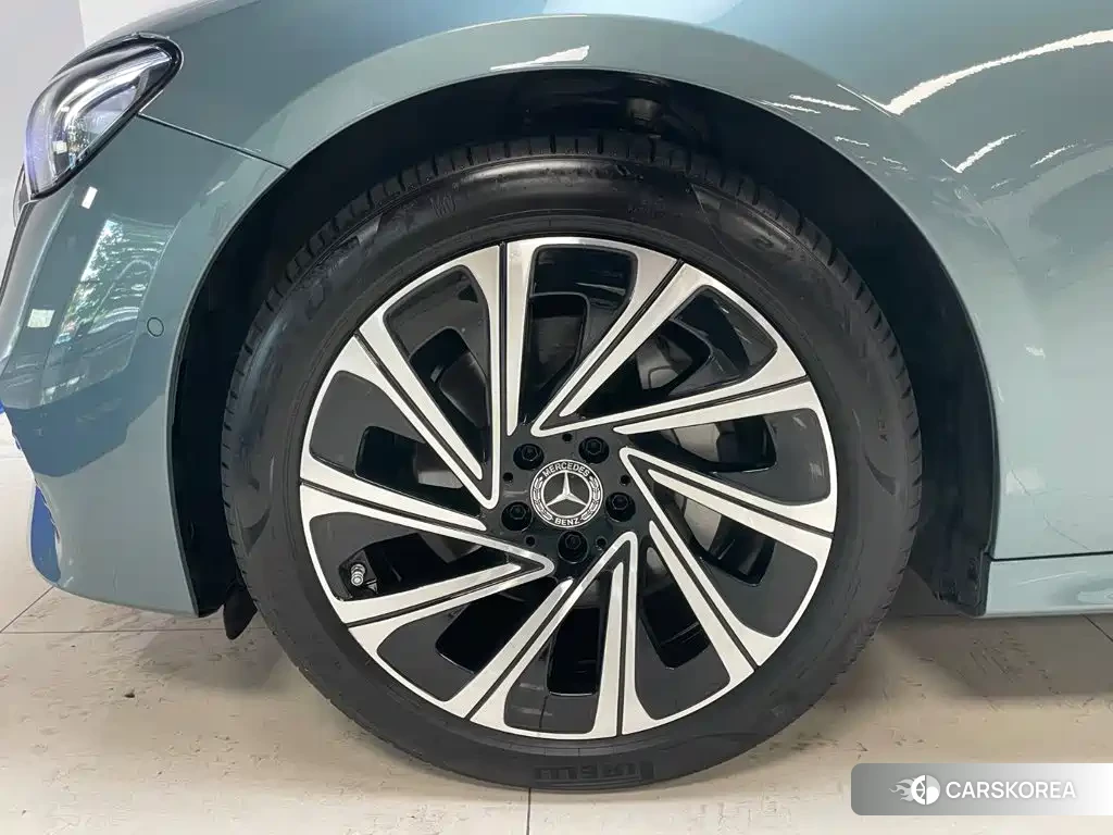 Mercedes-Benz E-Class 2024 Зеленый из Китая, фото 6
