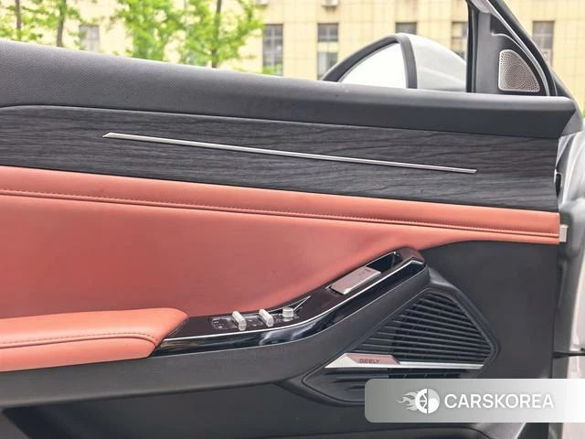 Geely Galaxy Galaxy L6 2025 Серебристо-серый из Китая, фото 6