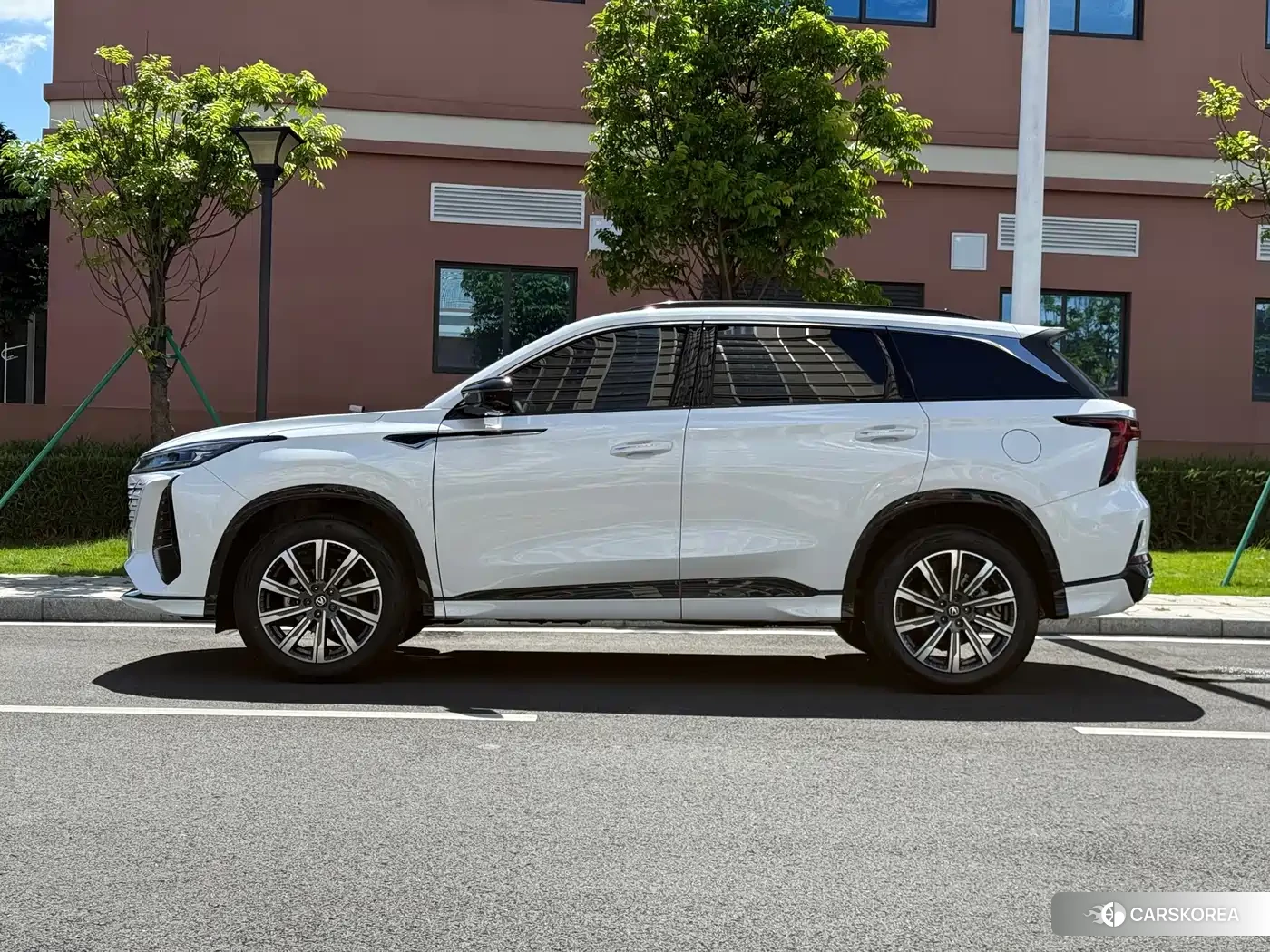 Chang'an CS75PLUS 2025 Белый из Китая, фото 6