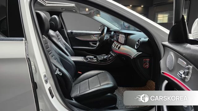 Mercedes-Benz E-Class W213 2019 Белый из Кореи, фото 6