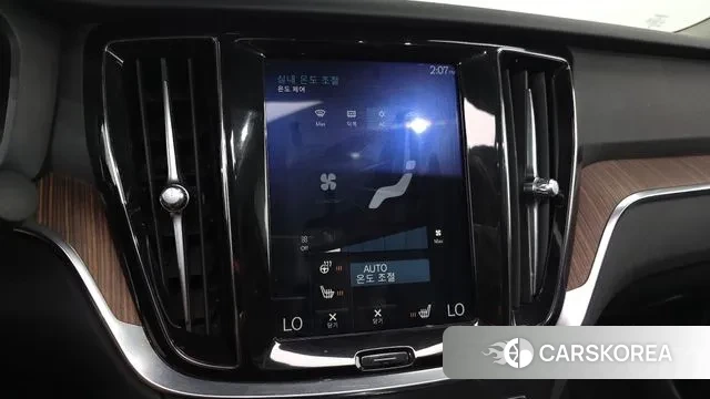 Volvo S60 3rd generation 2020 Серебристо-серый из Кореи, фото 6