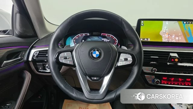 BMW 5 Series (G30) 2023 Белый из Кореи, фото 6