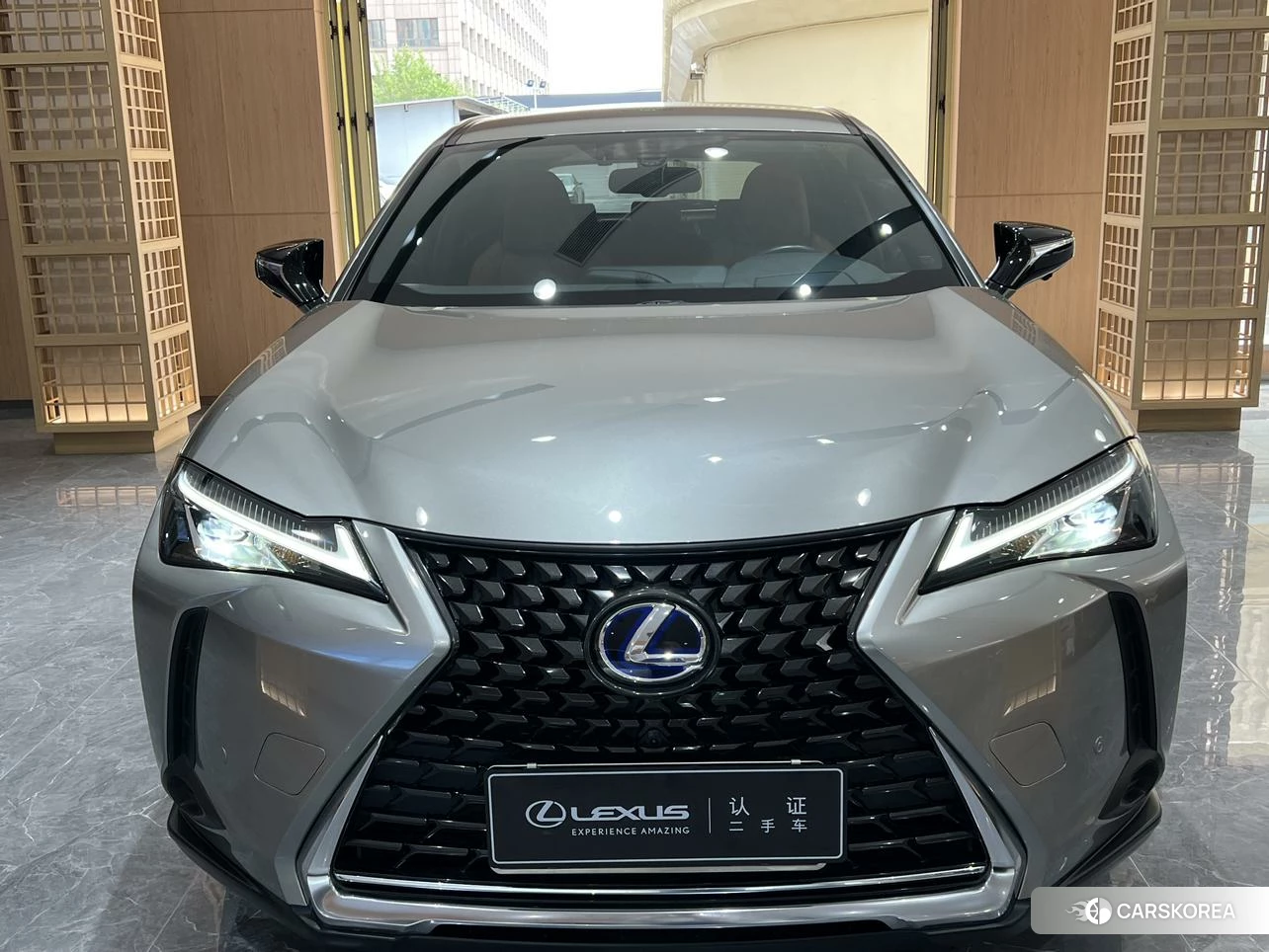 Lexus UX 2019 Серебристо-серый из Китая, фото 6