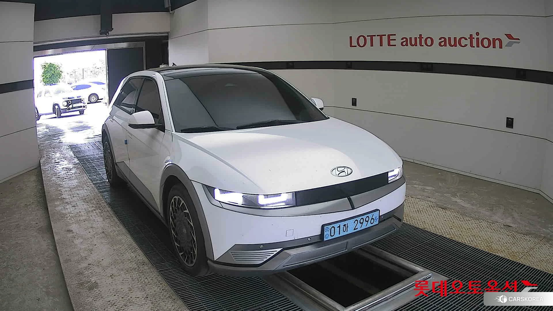 Hyundai IONIQ 5 2022 Atlas White из Кореи, фото 6