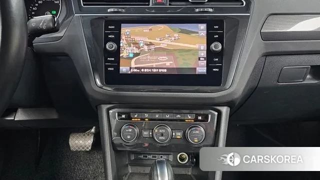 Volkswagen Tiguan second Generation 2020 Белый из Кореи, фото 6