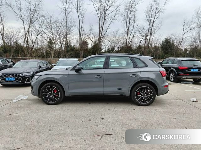 Audi Q5L 2025 Серебристо-серый из Китая, фото 6