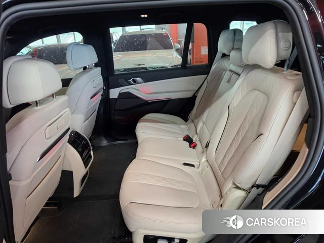BMW X7 (G07) 2025 Черный из Кореи, фото 6