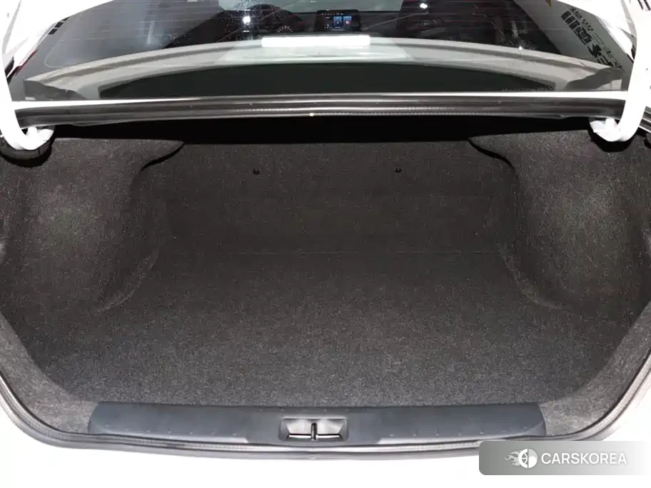 Nissan Sylphy 2025 Белый из Китая, фото 6
