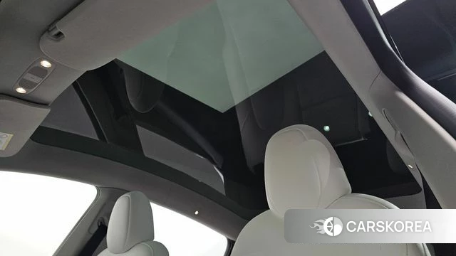Tesla Model Y 2023 Белый из Кореи, фото 6