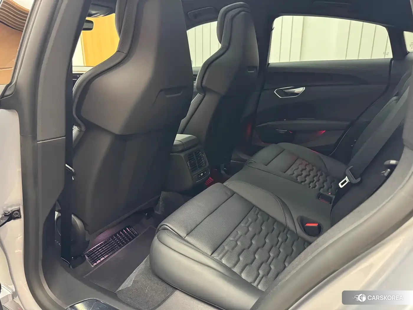 Audi e-tron GT 2024 Silver/gray из Китая, фото 6