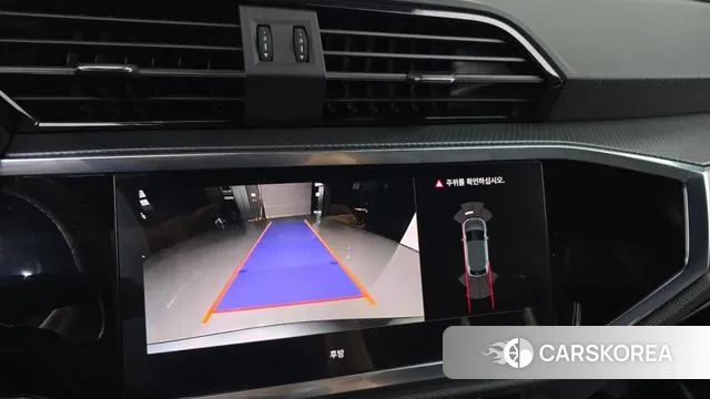 Audi Q3 (F3) 2023 Серый из Кореи, фото 6