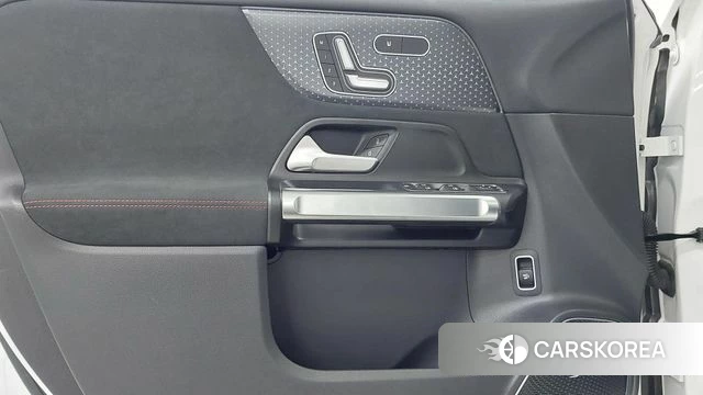 Mercedes-Benz EQB X243 2025 Белый из Кореи, фото 6