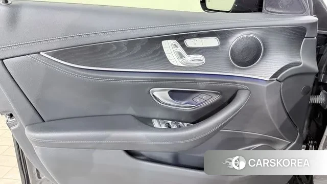 Mercedes-Benz E-Class W213 2021 Серый из Кореи, фото 6