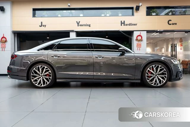 Audi S8 2021 Темно-серый из Китая, фото 6