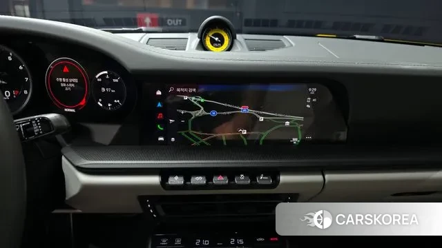 Porsche 911(992) 2023 Желтый из Кореи, фото 6