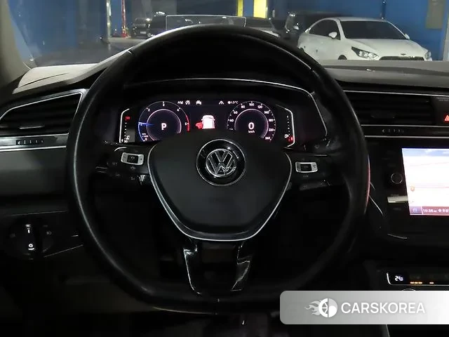 Volkswagen Tiguan second Generation 2020 Белый из Кореи, фото 6