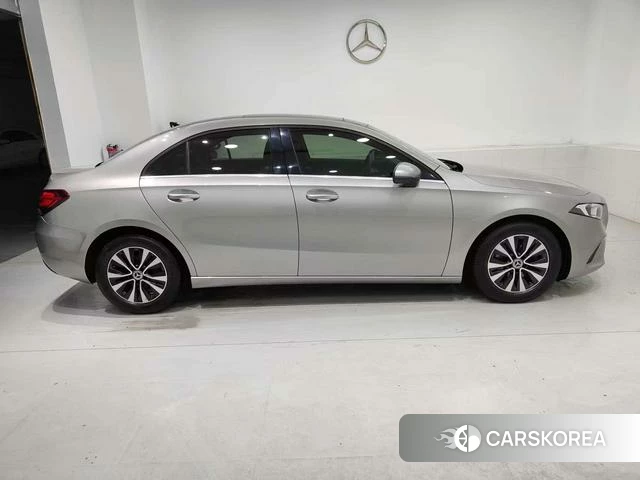 Mercedes-Benz Class A 2019 Серебристо-серый из Китая, фото 6