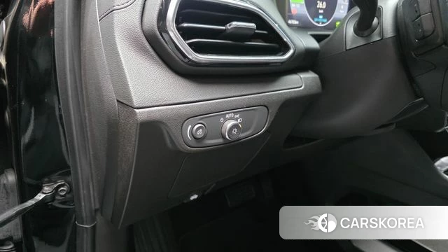 Chevrolet (GM Daewoo) Bolt EUV 2023 Черный из Кореи, фото 6