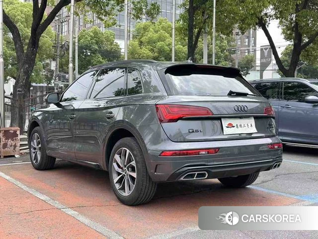 Audi Q5L 2024 Темно-серый из Китая, фото 6