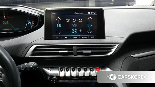 Peugeot 3008 second generation 2018 Черный из Кореи, фото 6