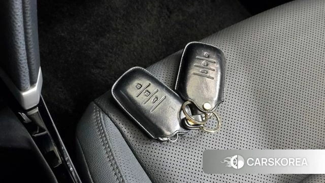 Toyota Camry (XV80) 2025 Серый из Кореи, фото 6