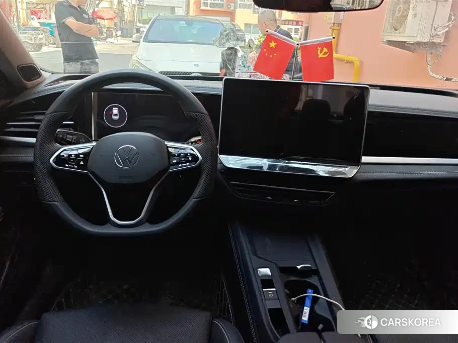 Volkswagen Passat 2025 Черный из Китая, фото 6