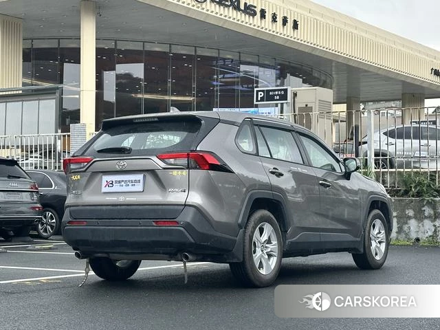 Toyota RAV4 Rongfang 2024 Серебристо-серый из Китая, фото 6