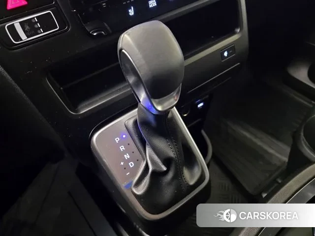 Hyundai Staria 2024 Серебряный из Кореи, фото 6