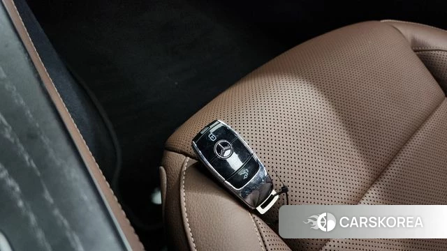 Mercedes-Benz E-Class W213 2022 Белый из Кореи, фото 6
