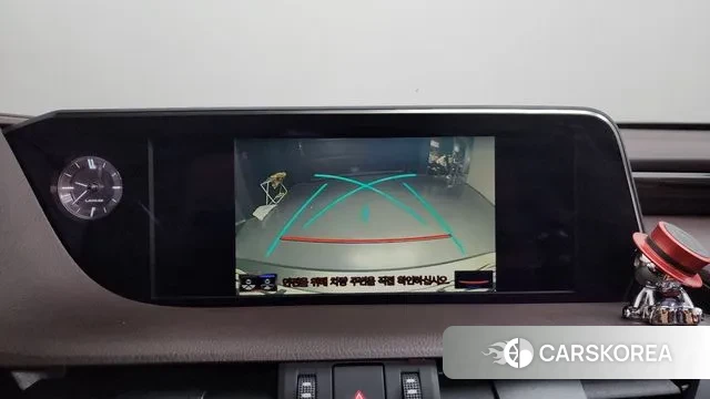 Lexus ES300h 7th generation 2020 Серебряный из Кореи, фото 6