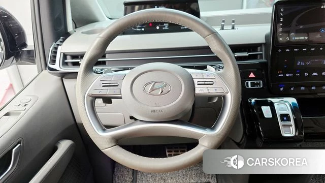 Hyundai Staria 2023 Белый из Кореи, фото 6