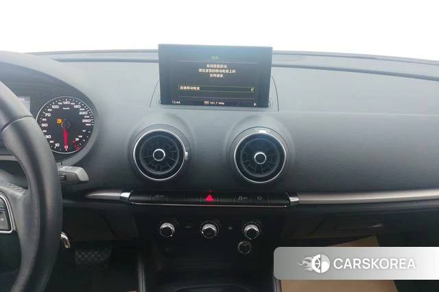 Audi A3 2019 Темно-серый из Китая, фото 6