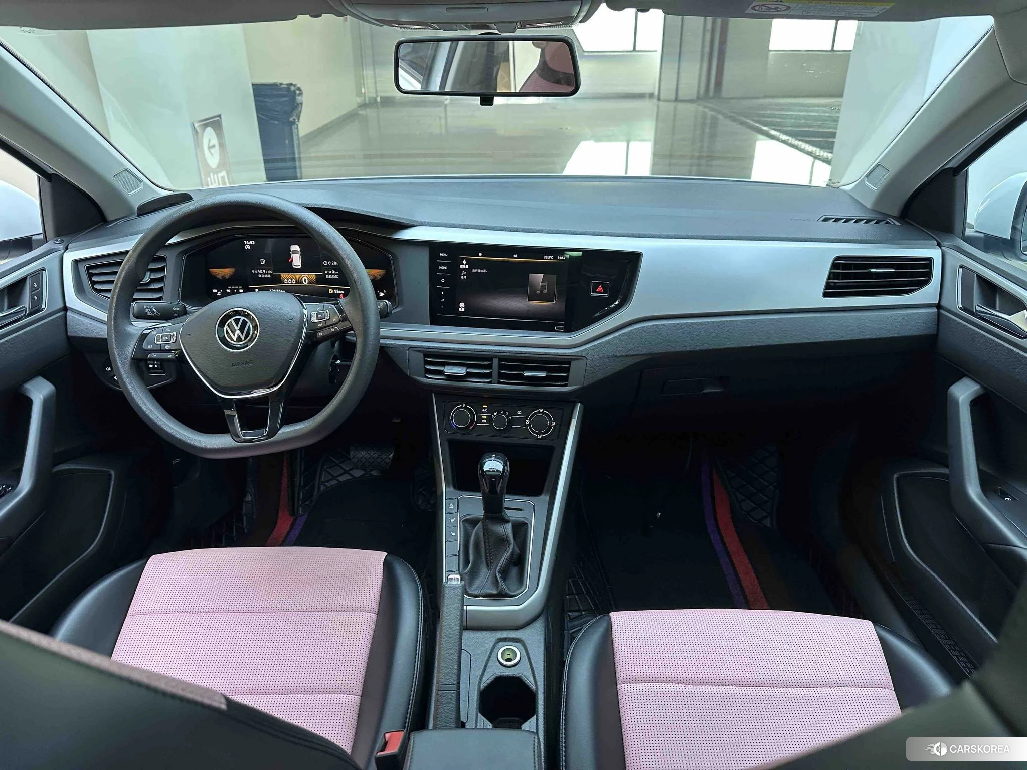 Volkswagen Polo 2022 Белый из Китая, фото 6