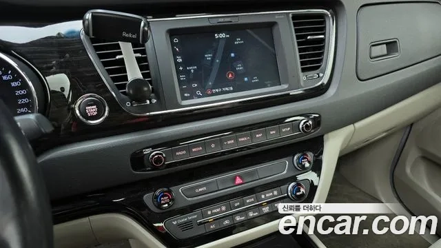 Kia The New Carnival 2018 Серебряный из Кореи, фото 6